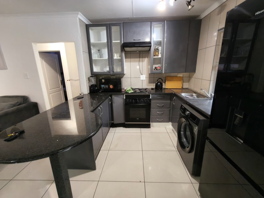2 Bedroom Property for Sale in Safari Gardens North West